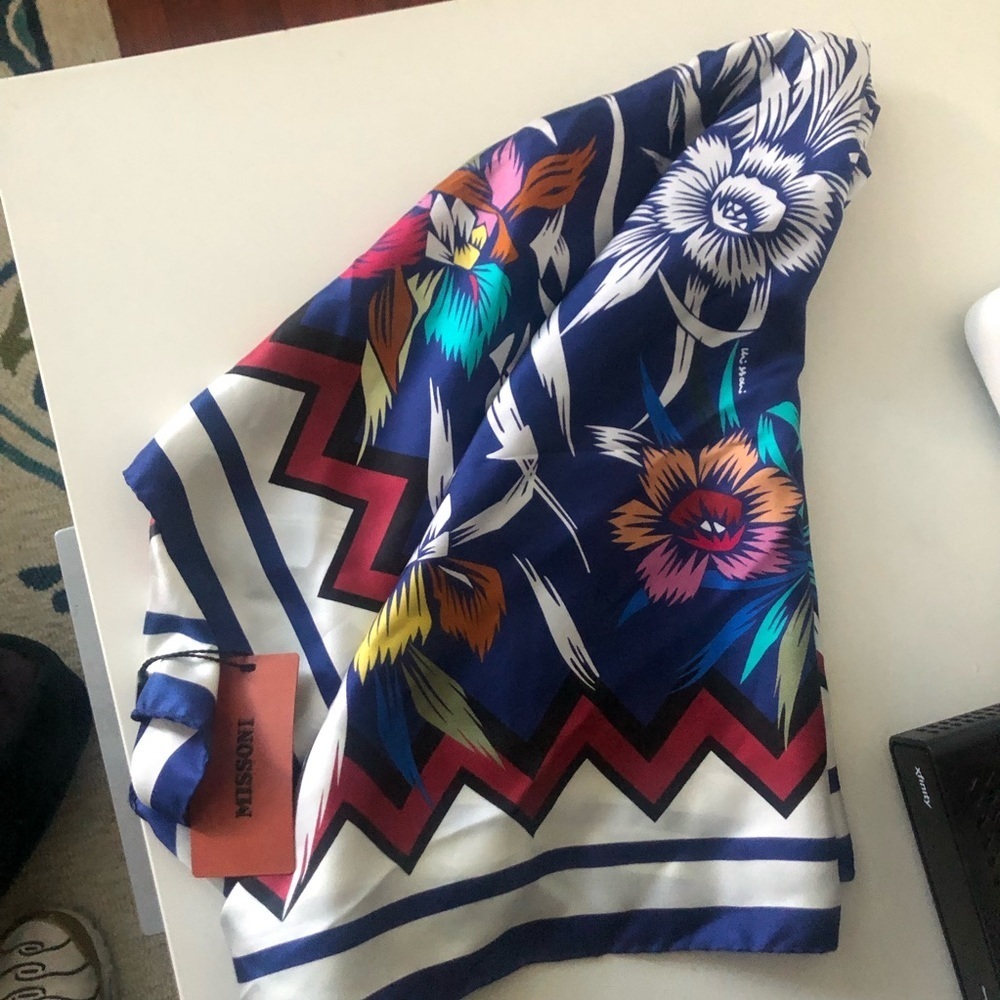 Missoni silk print scarf. Fall 2022 trend